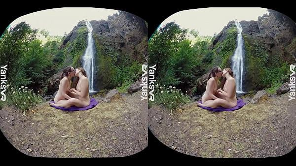 Yanks VR Presents Hottie Lesbian Sierra Masturbating